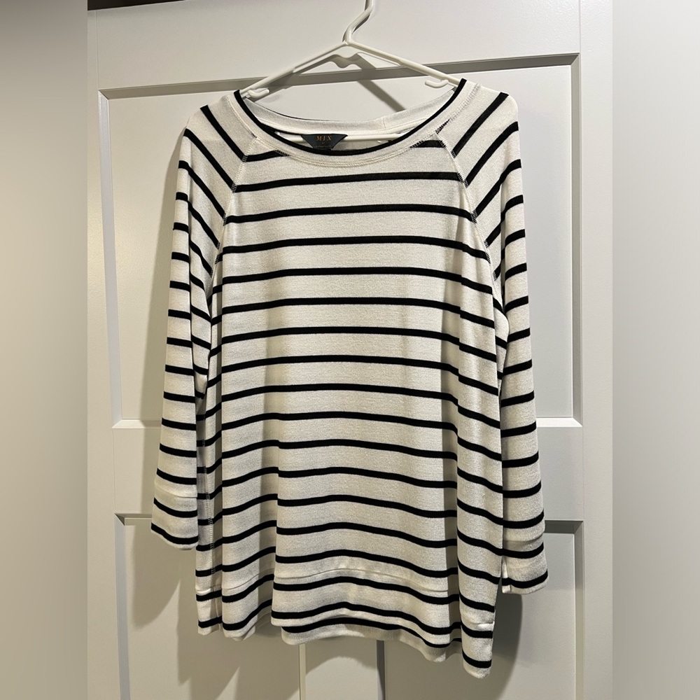 Light weight  sweater white with black stripes with 3/4 length sleeves